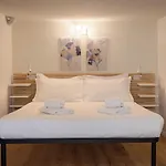 Borgo Pinti's Duplex 아파트 *