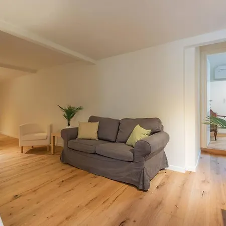 Borgo Pinti's Duplex Apartment Florence